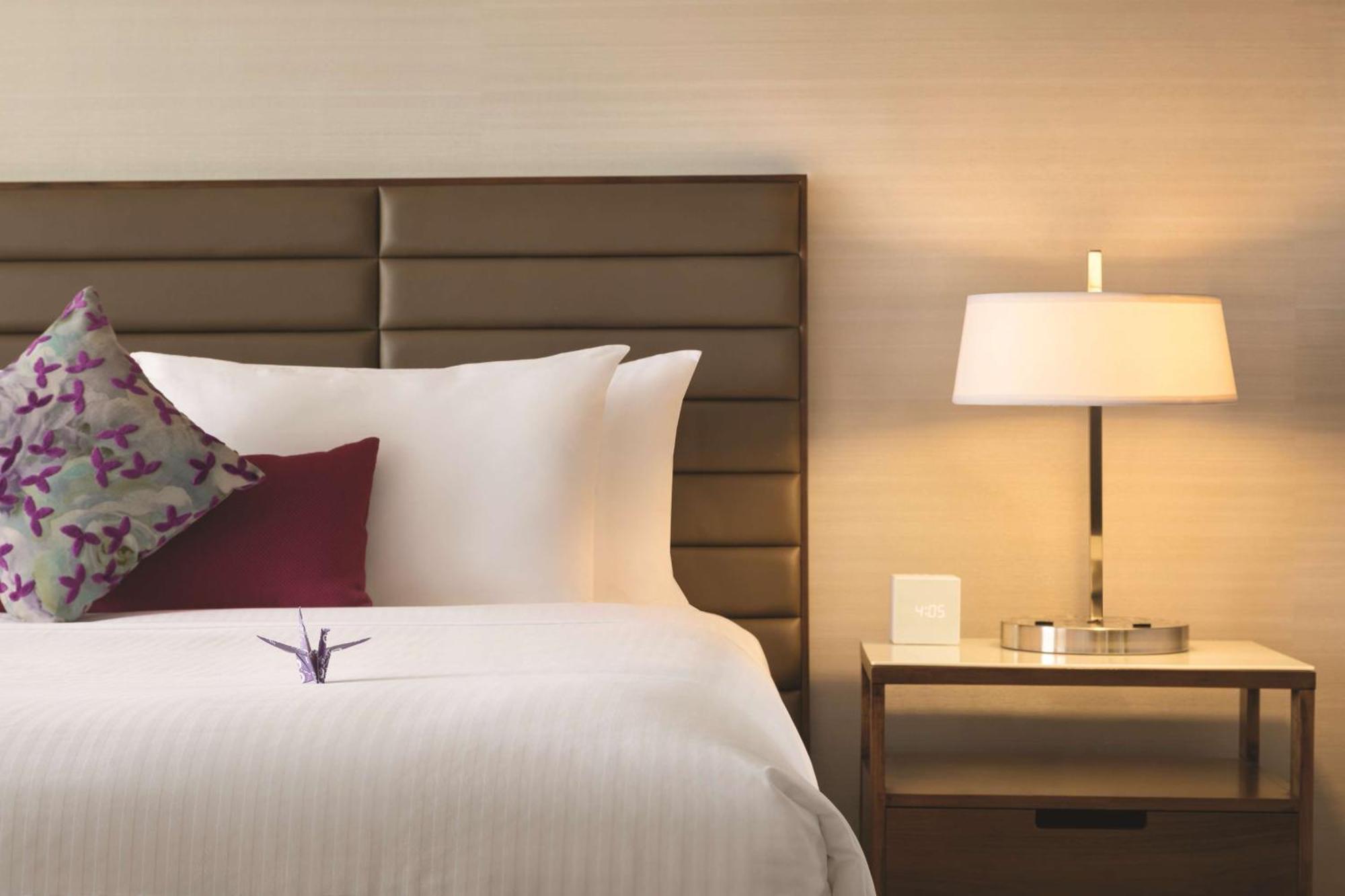 โคสต์ เอ็ดมอนตัน พลาซ่า โฮเทล บาย เอพีเอ Hotel เอดมันตัน ภายนอก รูปภาพ